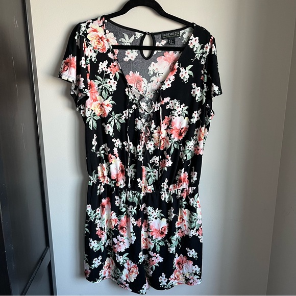 F21+ lace up romper - Picture 1 of 4